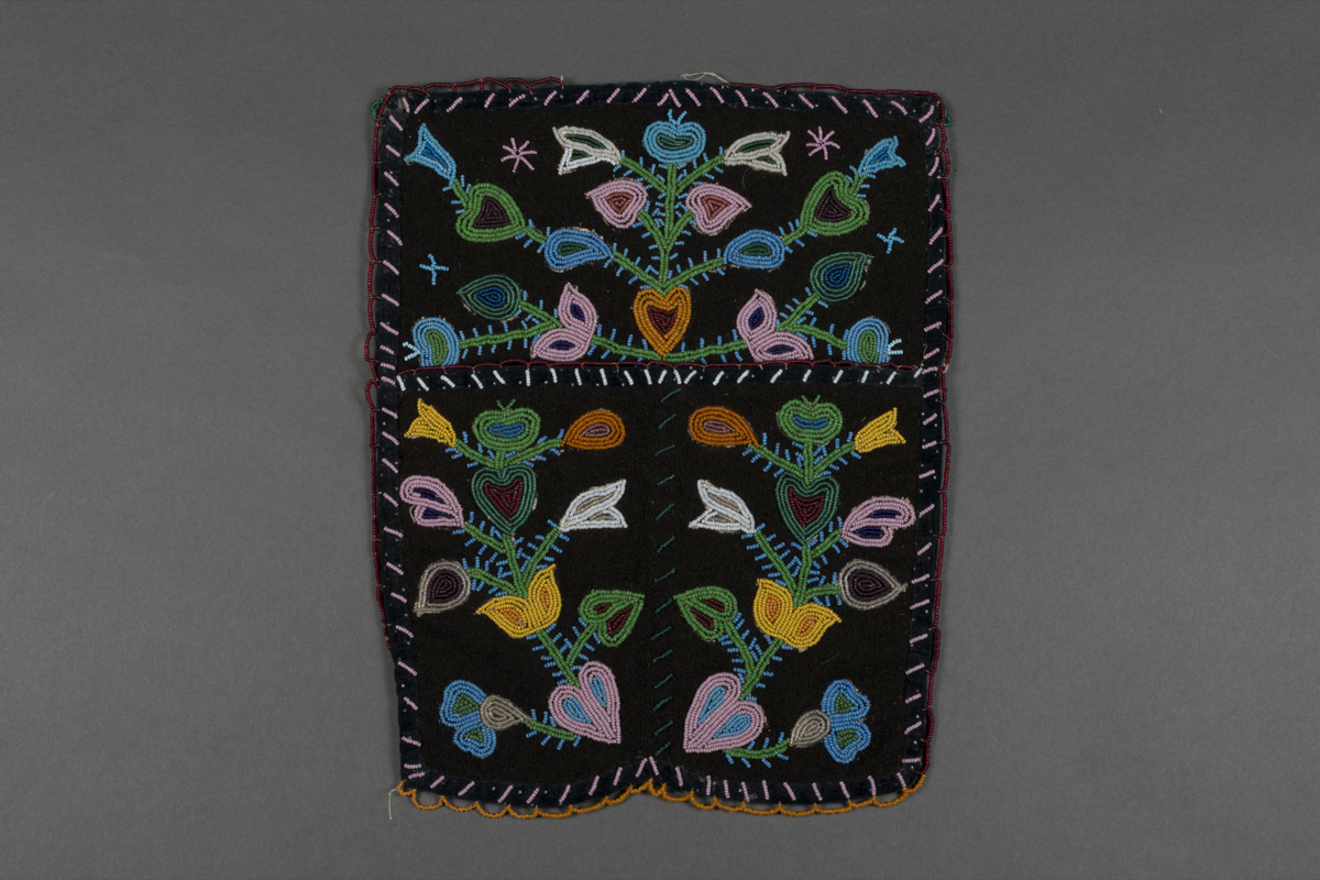 Beaded wall pocket
