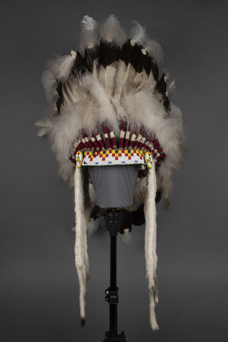 headdress
head dress