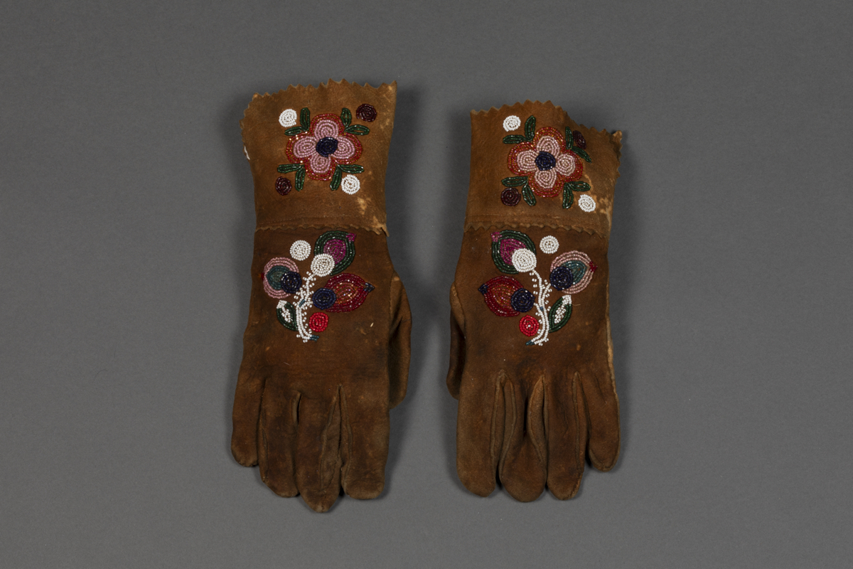 Glove gauntlet